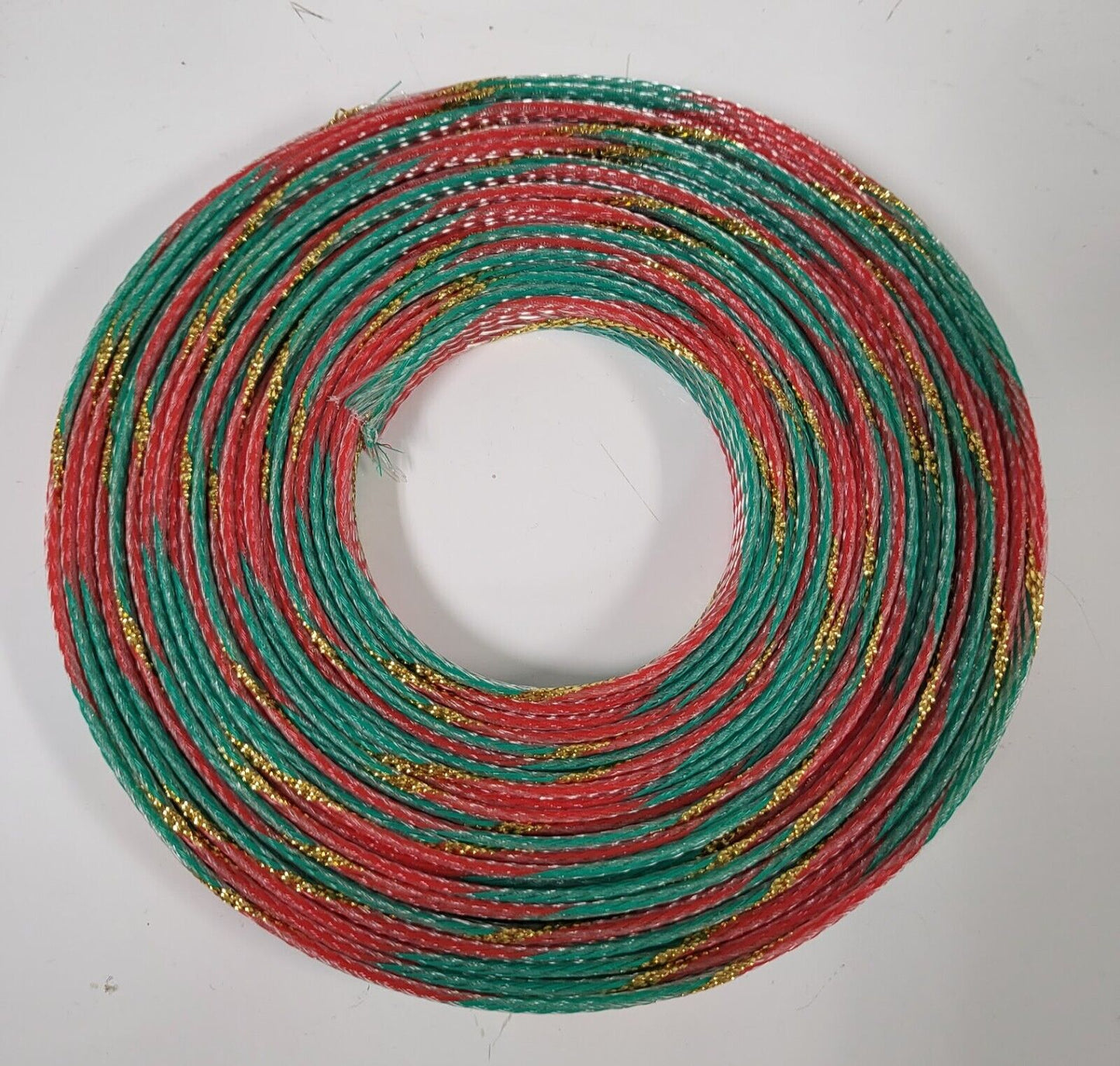 25 FT 1/2" HOLIDAY GREEN RED GOLD STRIPE PET EXPANDO SLEEVING BRAID